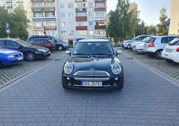 MINI Cooper cena 13500 przebieg: 242098, rok produkcji 2005 z Wałbrzych małe 56